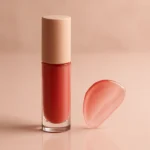 تینت لب ژلسی Gel C با رنگ طبیعی و جلوه شاداب روی لب